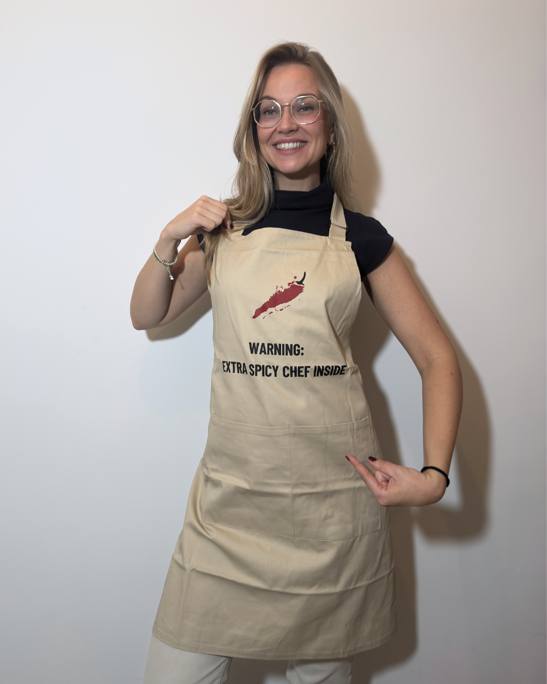 Schort extra spicy chef inside Oma Sambal