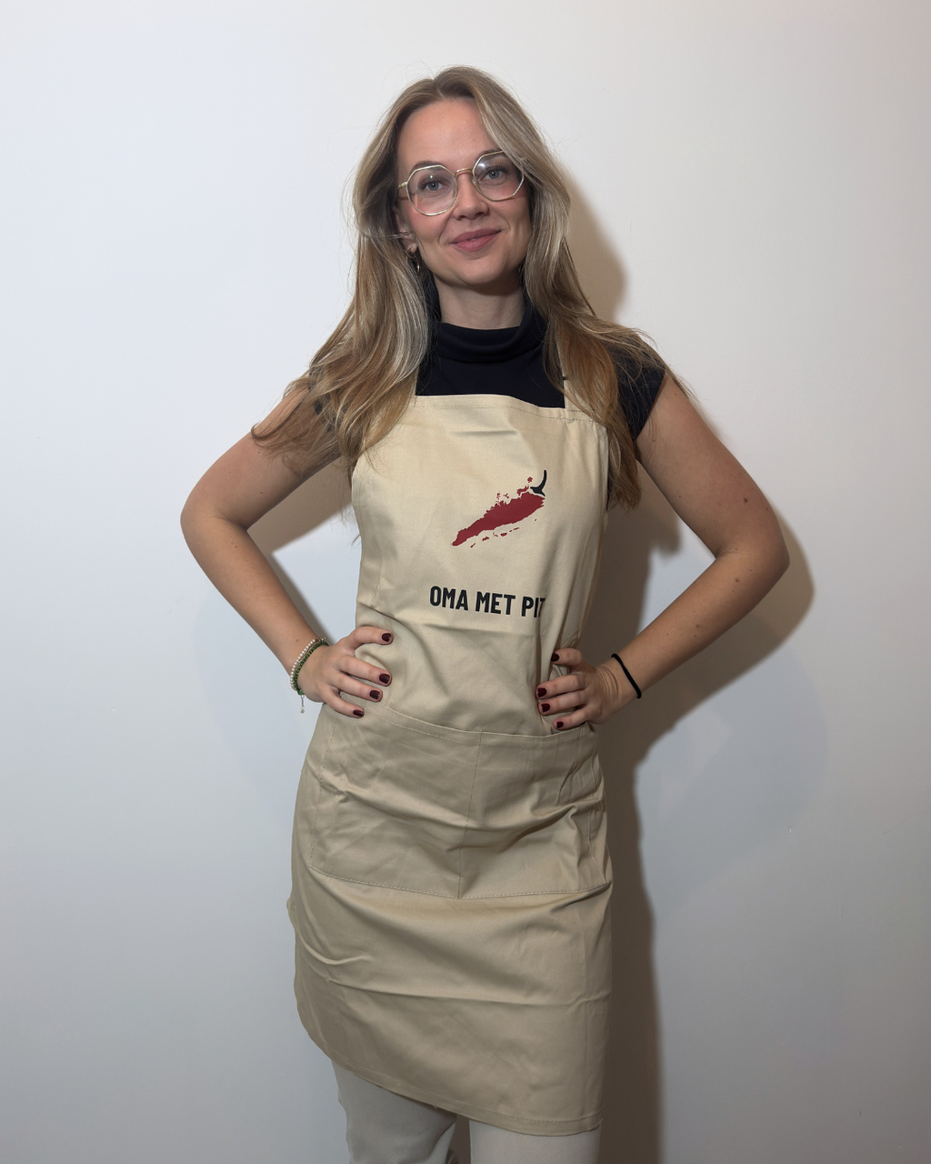Keukenschort 'Oma Met Pit' Oma Sambal