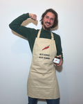 schort_hete_hengst_in_de_keuken_oma_sambal