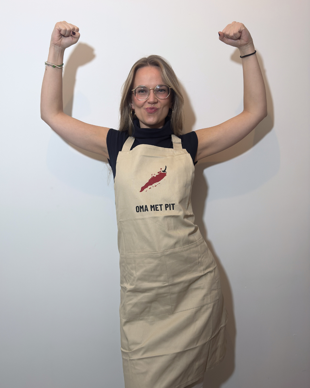 Keukenschort 'Oma Met Pit' Oma Sambal